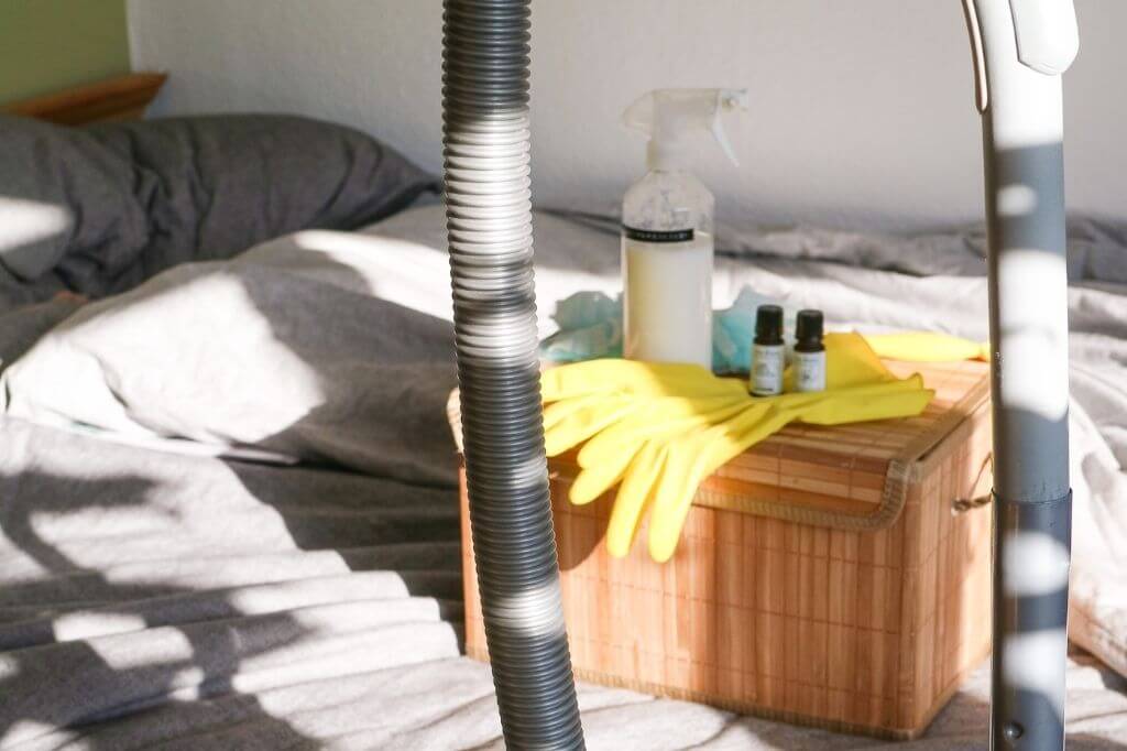 In 10 Schritten zum sauberen Schlafzimmer – Checkliste für deinen Frühjahrsputz